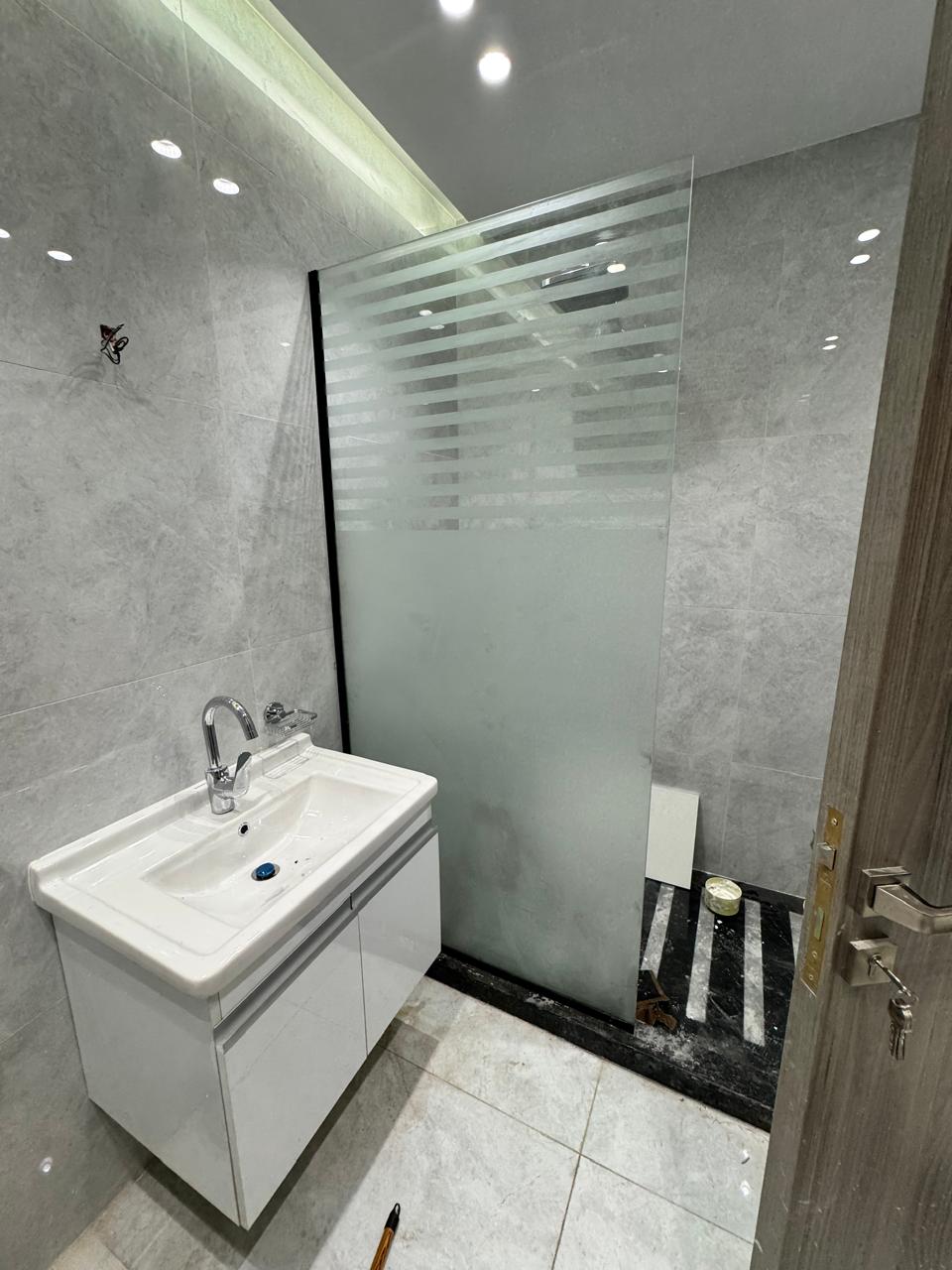 كبائن شاور سيكوريت 10مم • Luxury Frameless Shower